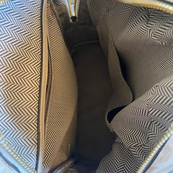 Backpack - Picture 3 of 5